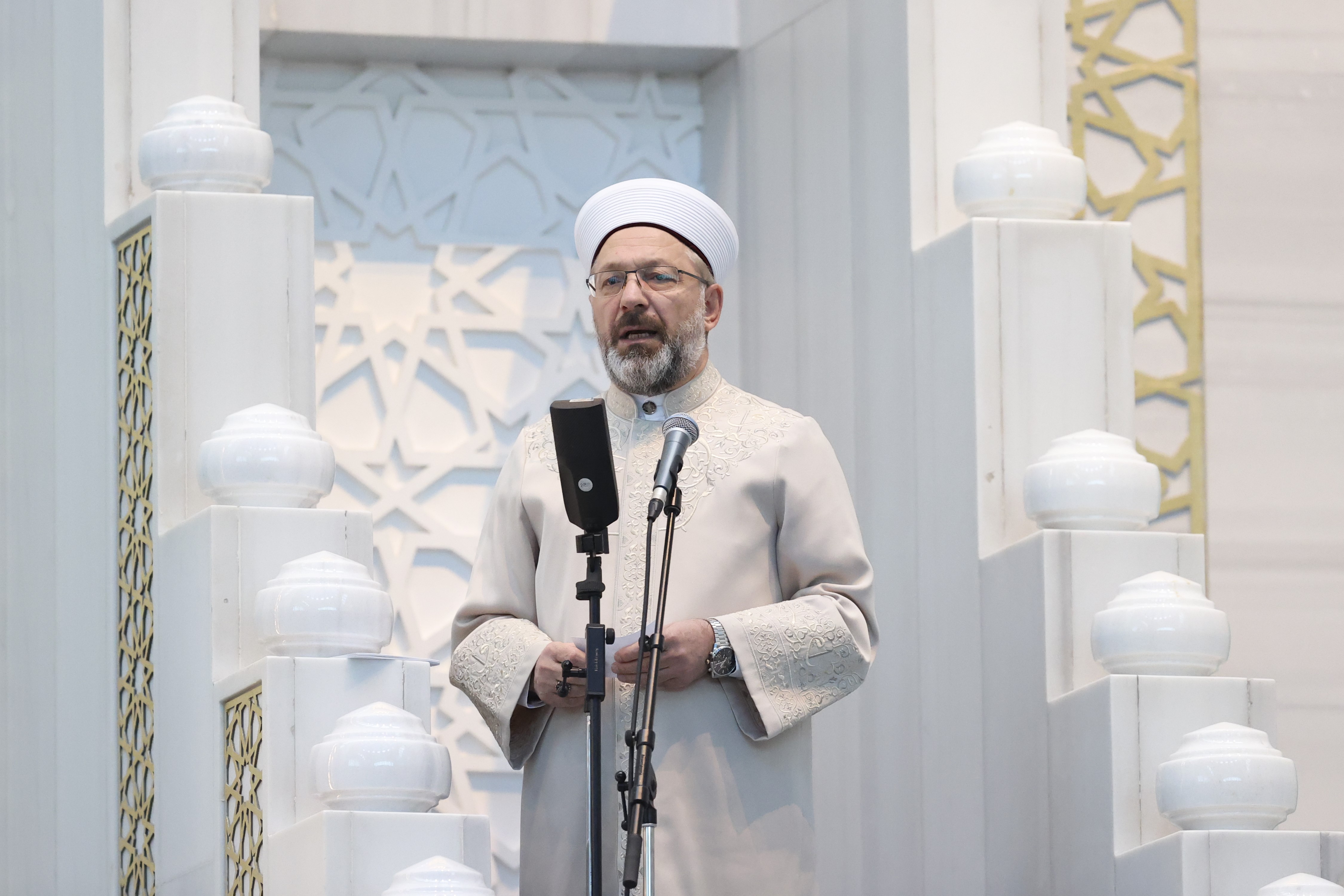 Diyanet İşleri Başkanı Erbaş'tan Konyalı şampiyona kutlama