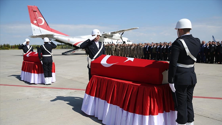 Tel Abyad'da şehit olan iki polis memuru için tören düzenlendi