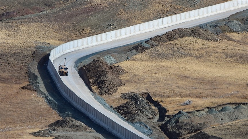 Sınır hatları son teknoloji cihaz ve üst düzey tedbirlerle korunuyor