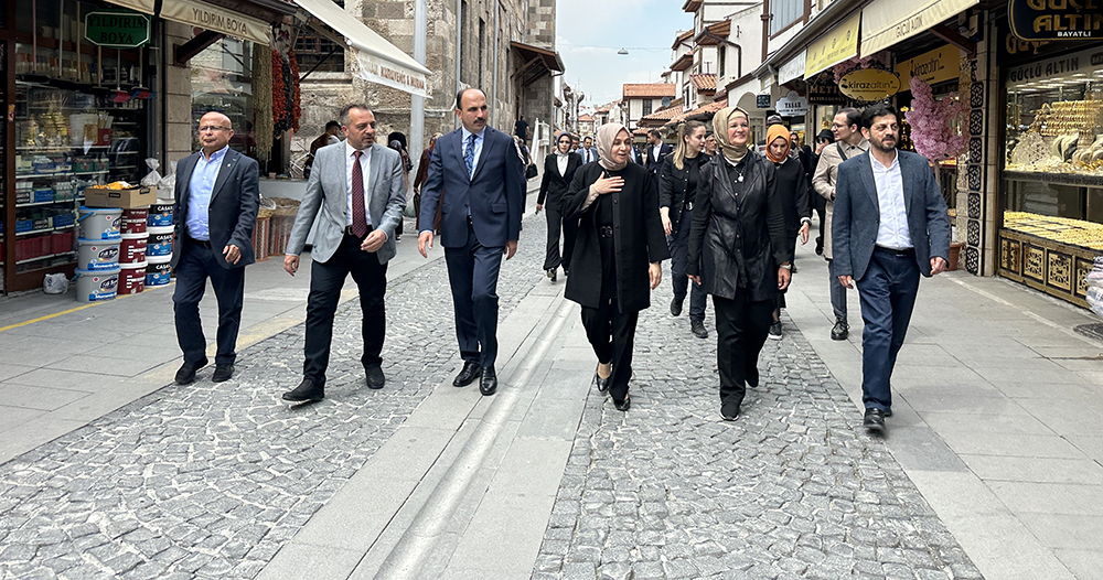 Milletvekilleri ve Başkan Altay'dan Bedesten esnafını ziyaret etti