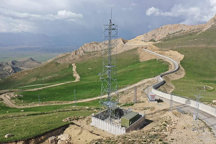 Sınırda ileri teknolojiyle yasa dışı geçişler engelleniyor