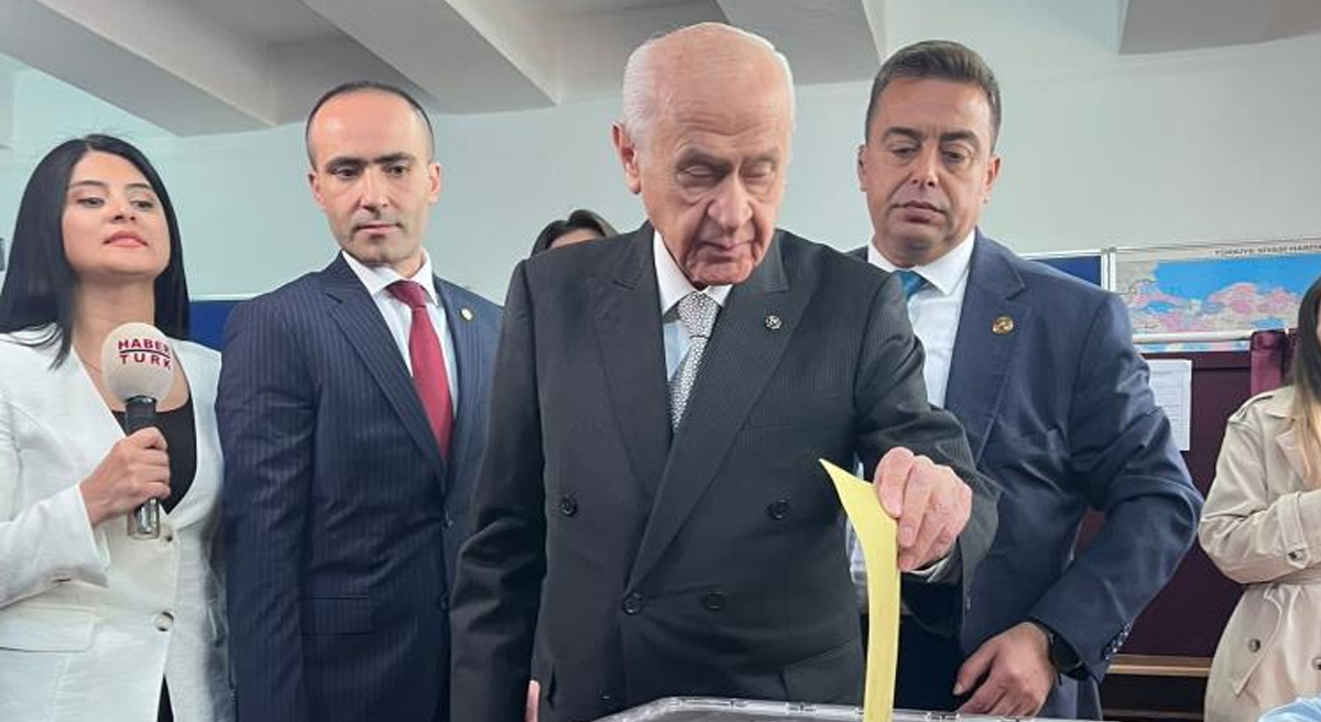 MHP Genel Başkanı Bahçeli oyunu Ankara'da kullandı