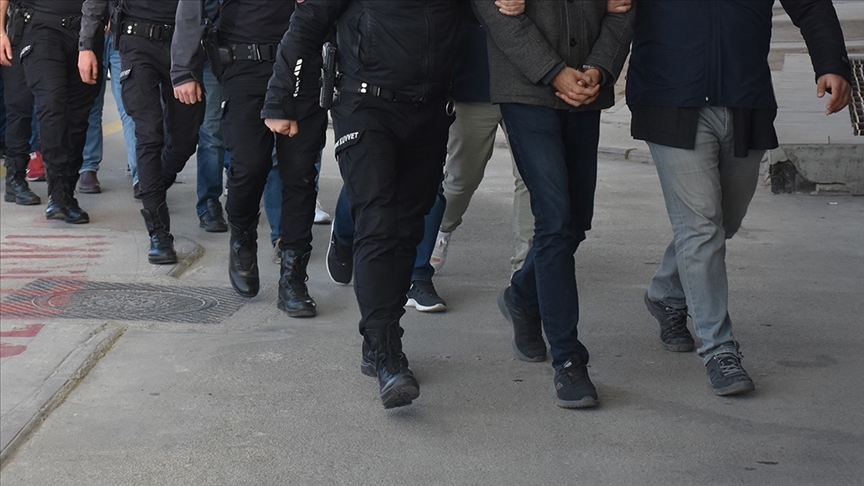 FETÖ operasyonunda 15 zanlı yakalandı