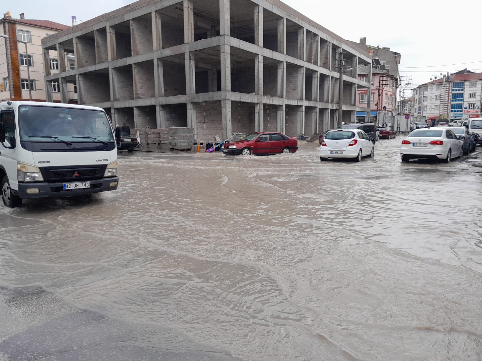 Konya'da yaşanan sel hayatı olumsuz etkiledi