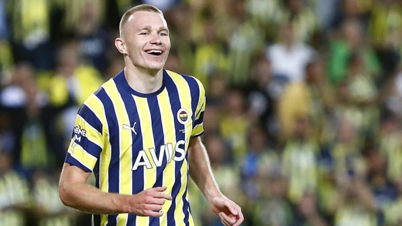 Fenerbahçe'nin vazgeçilmezi Szalai