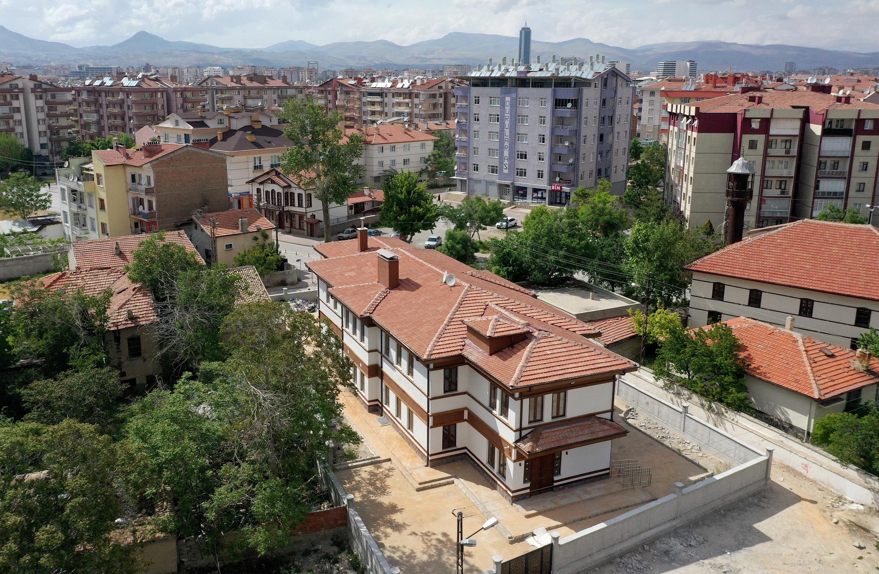 Karatay Belediyesi gelecek yatırımlarına devam ediyor