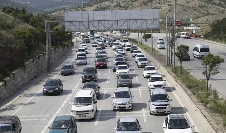 Konya-Ankara kara yolunda bayram tatili yoğunluğu artıyor