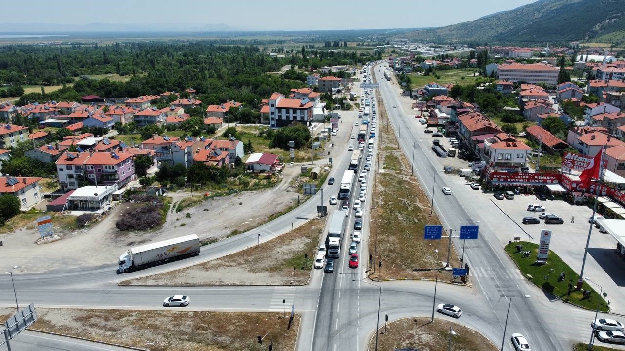 Konya'ya gelen o yolda trafik durma noktasına geldi