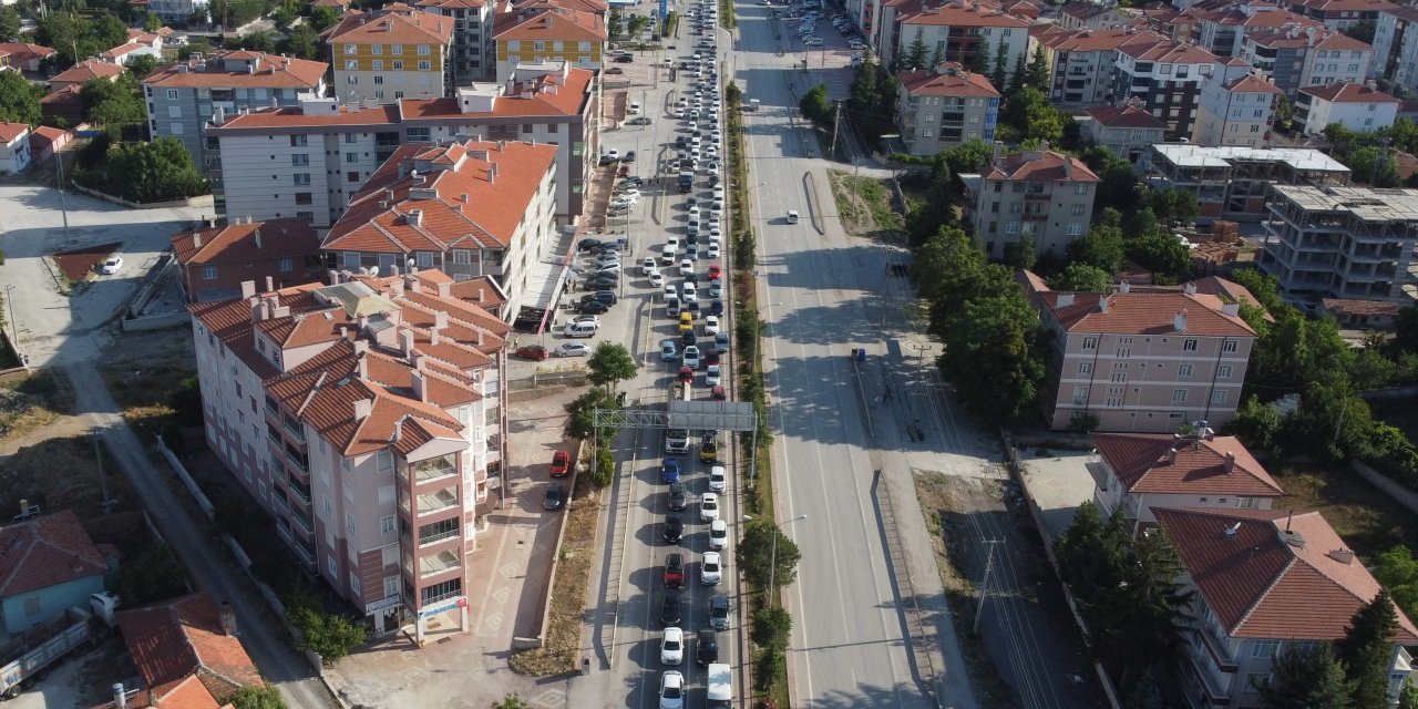 Konya'da binlerce araçlık konvoy oluştu!