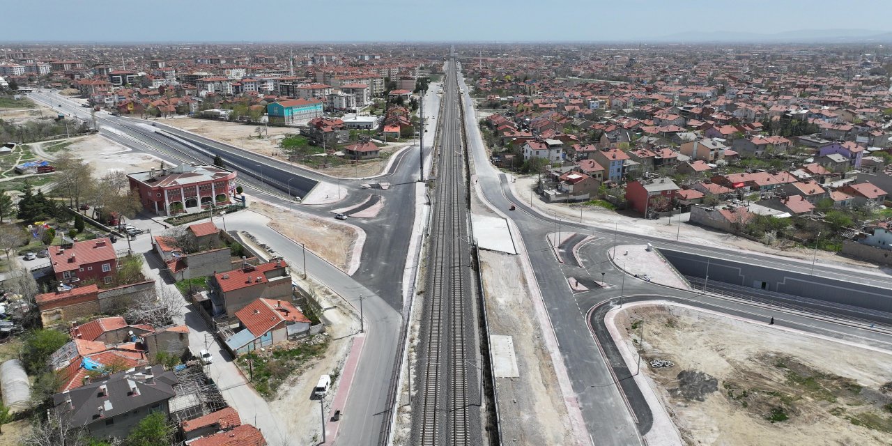 Konya’da raylar asfalta iniyor