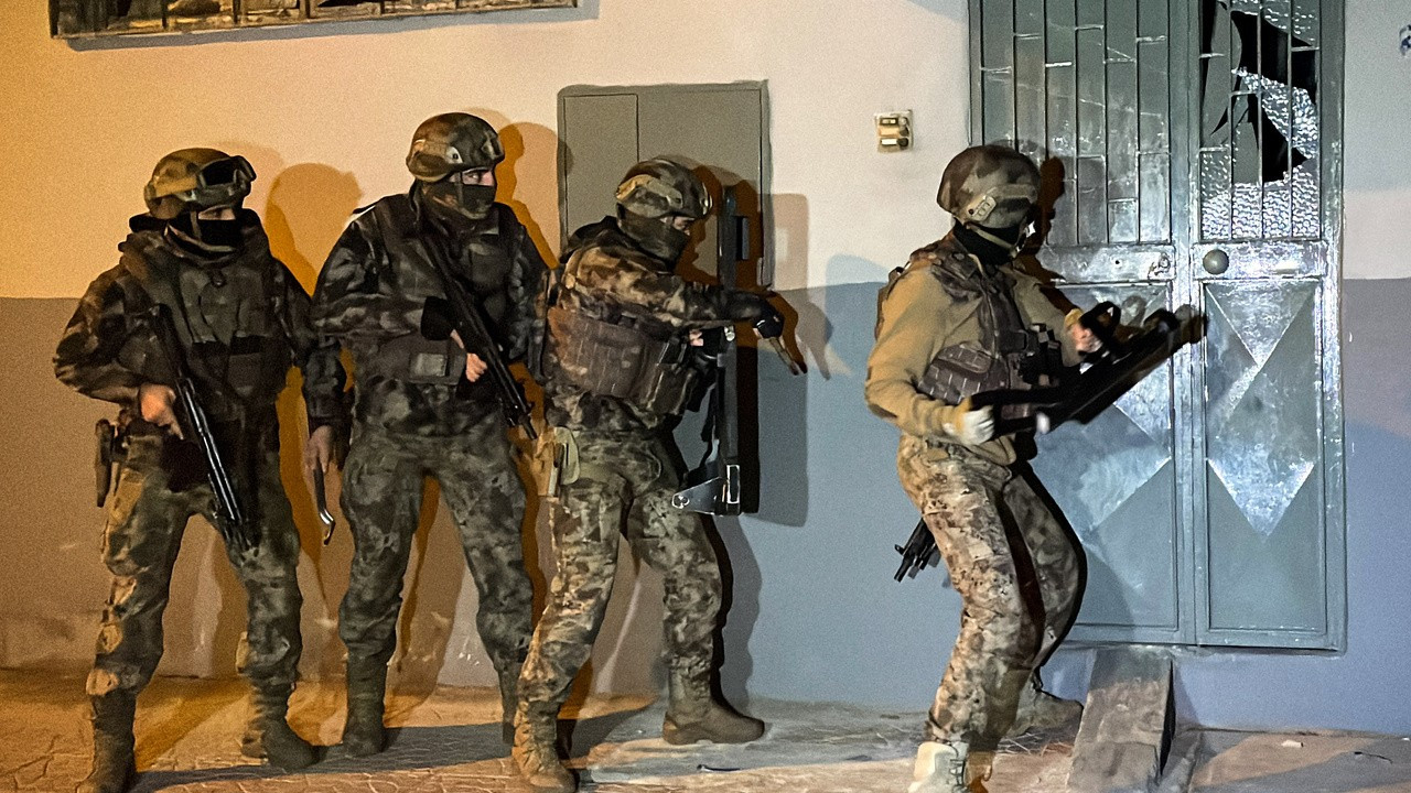 Mahzen-34 operasyonunda elebaşılığını Sezai Gülmez’in yaptığı organize suç örgütü çökertildi