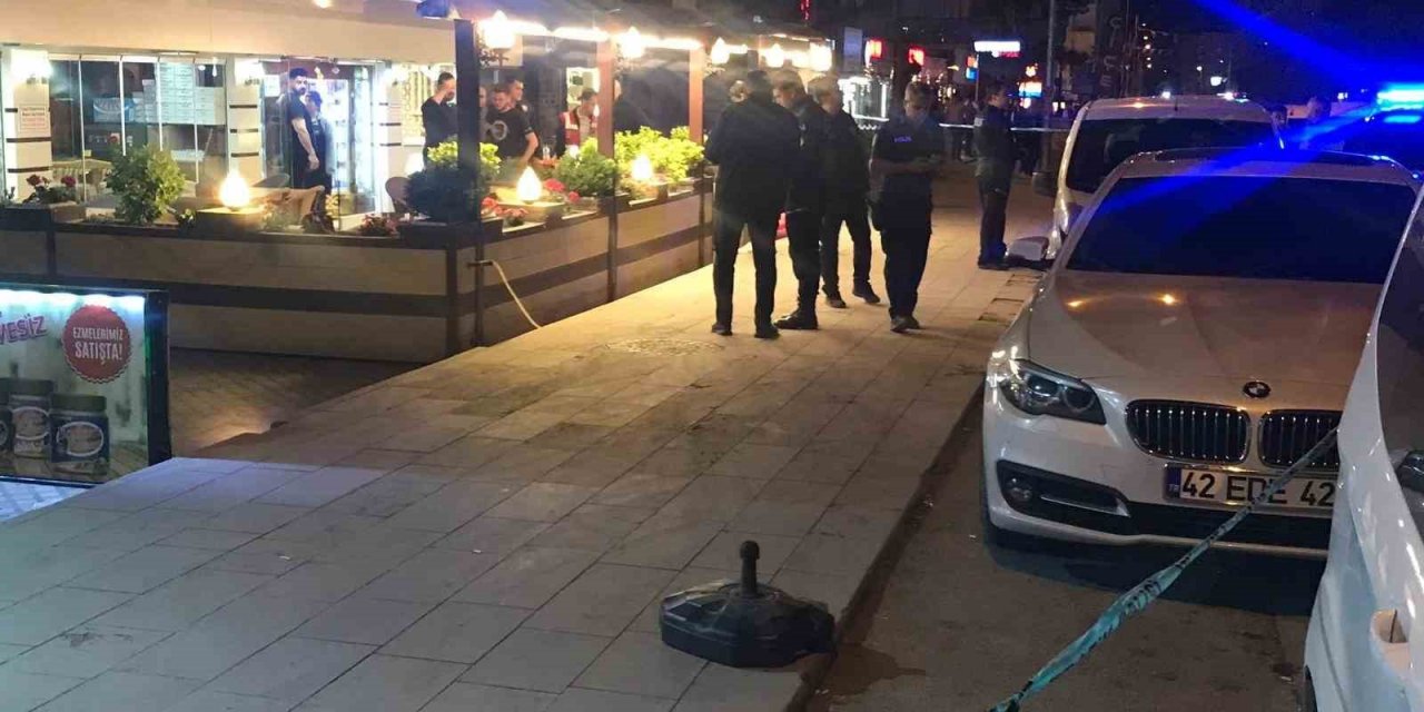 Konya'da pastanede oturan 2 kişiye silahlı saldırı