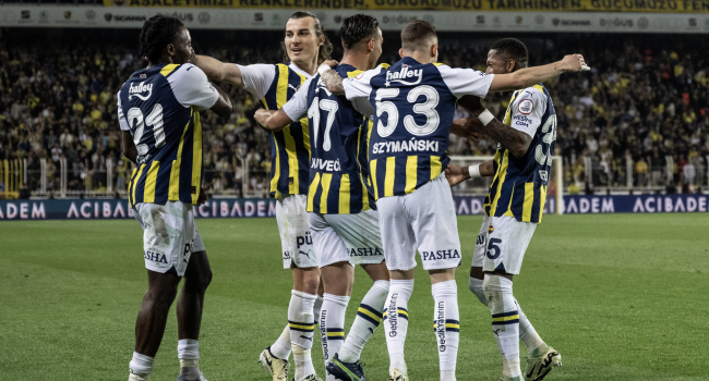Fenerbahçe dev derbide 2 golle güldü