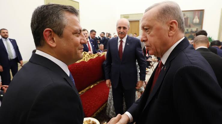 Cumhurbaşkanı Erdoğan ve Özgür Özel hangi gündem üzerinde durdu?