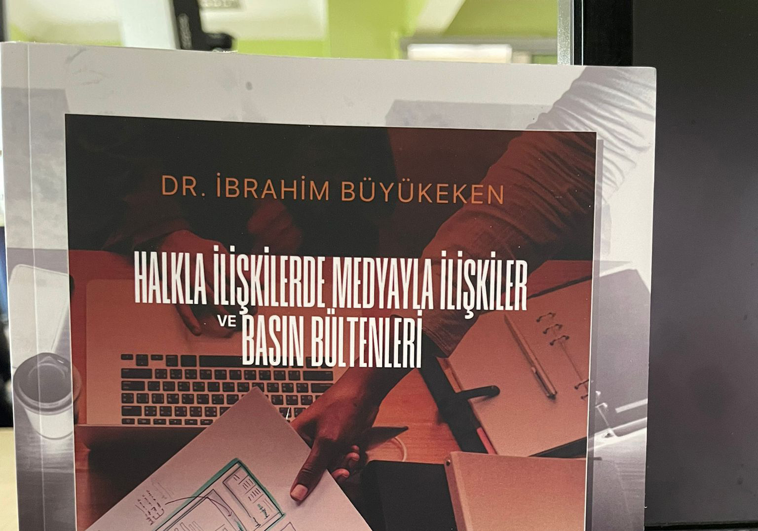 Gazeteci Dr. Büyükeken’in ilk kitabı yayınlandı