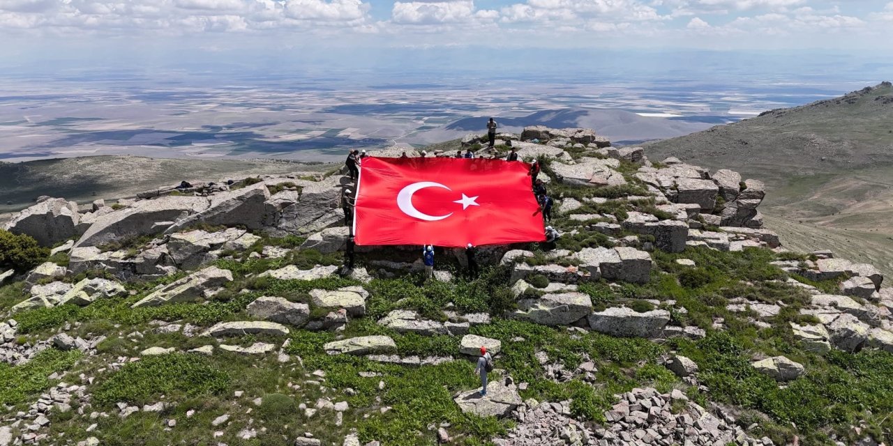 Karapınar'da Gençlik Haftası yürüyüşü