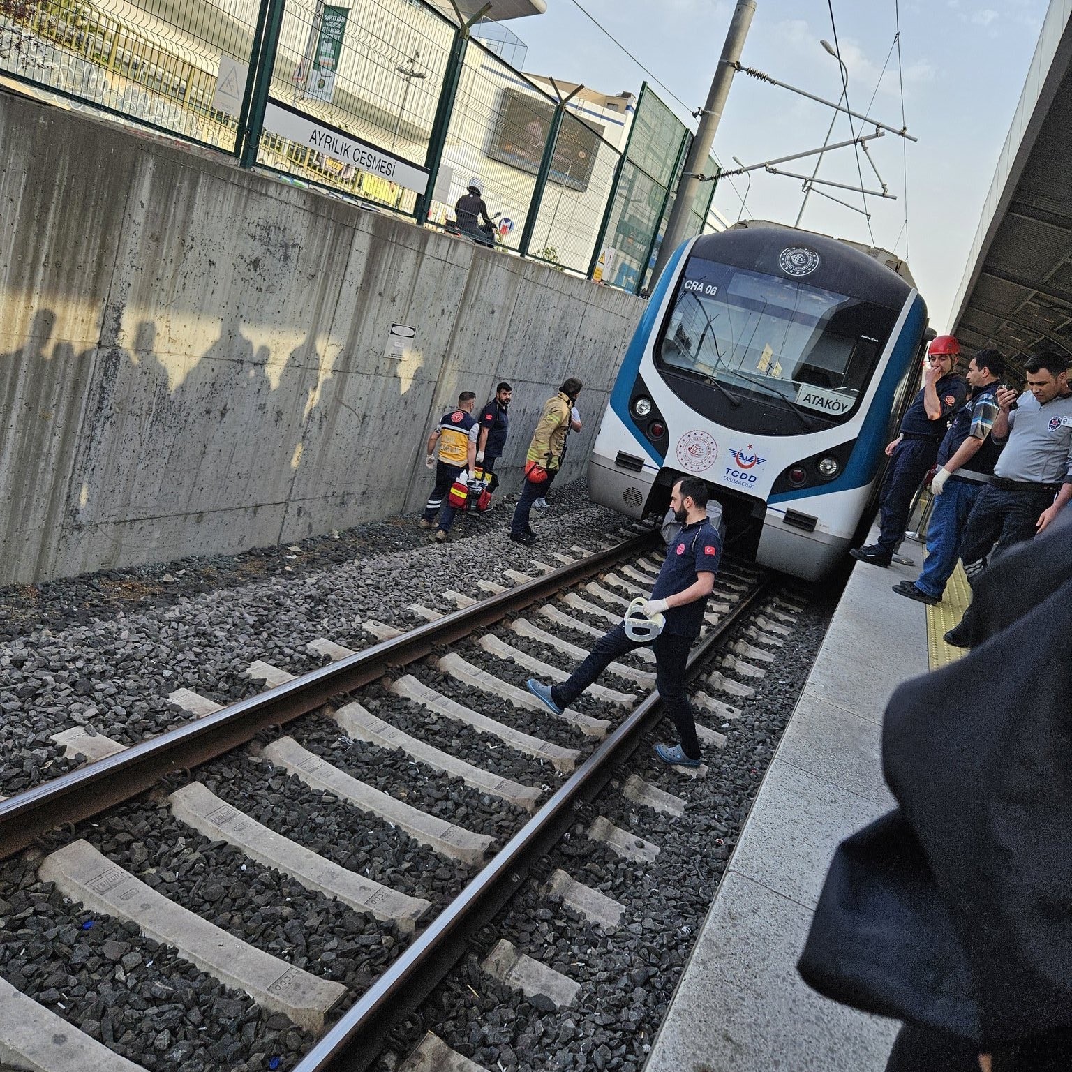 Bir kadın kendini raylara atarak intihar etti