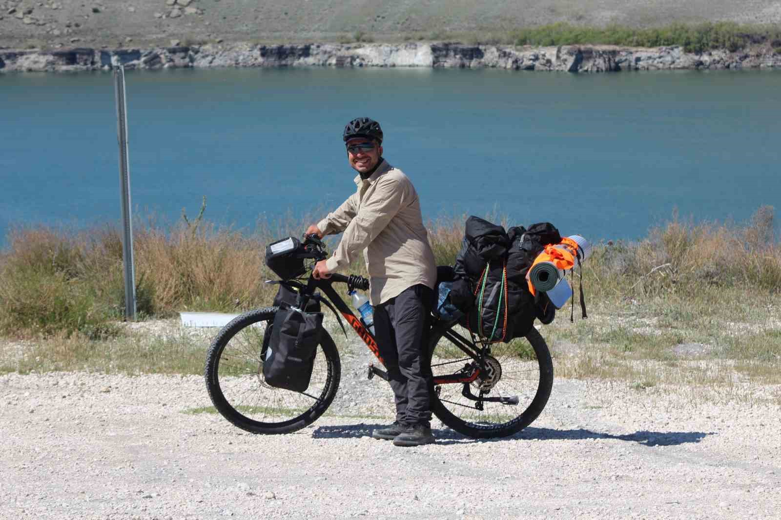 Gaziantep’ten bisikleti ile Türkiye turuna çıktı, Konya'ya ulaştı
