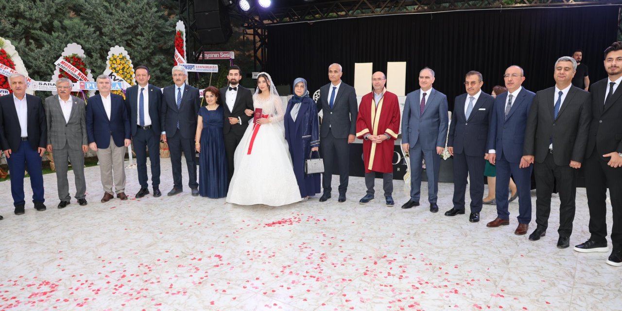 KGC Başkanı Özdemir'in mutlu günü: Fatmanur ve Oğuzhan'dan ömürlük imza