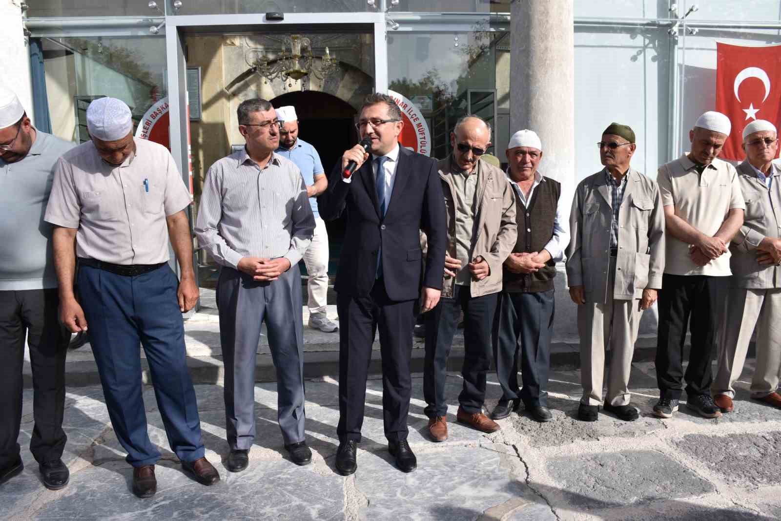 Konya'da hacı adaylarına uğurlama töreni