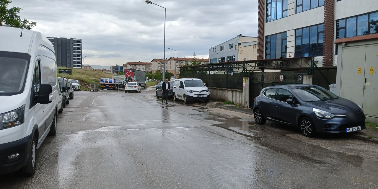 Bu yolda sürekli trafik kazası oluyor