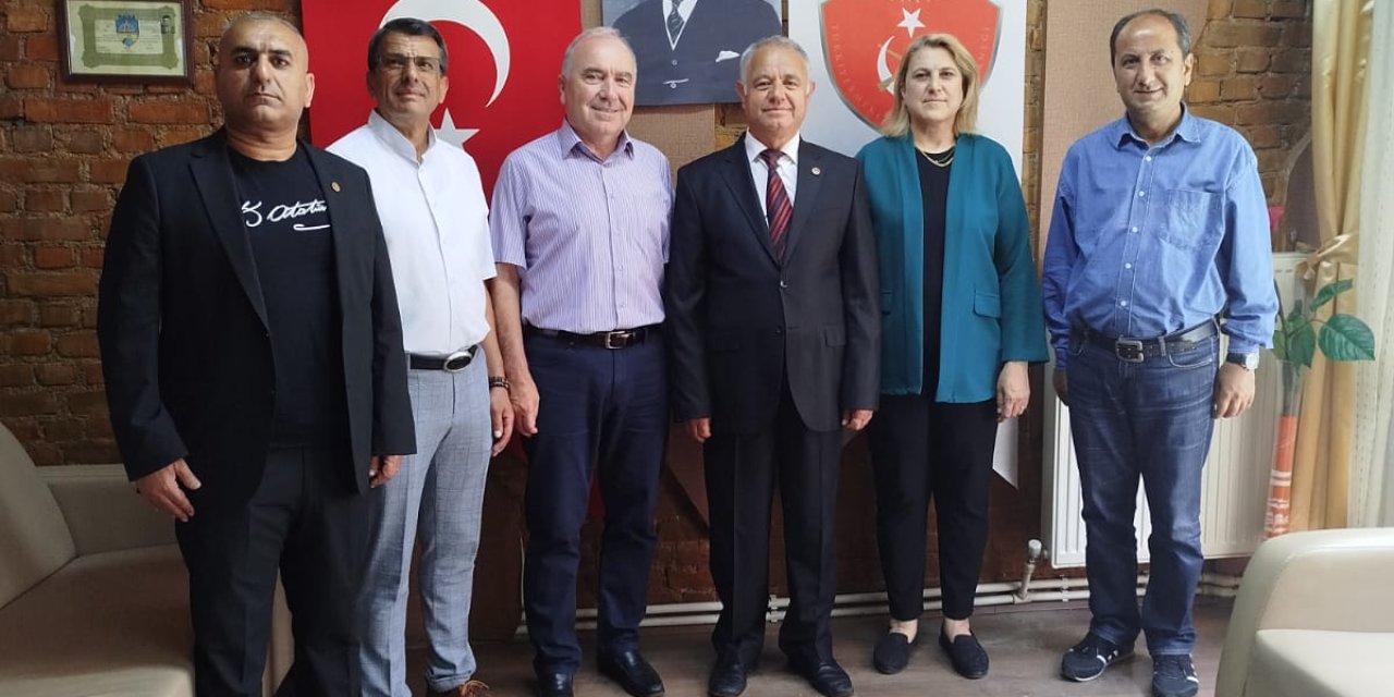 TEMAD Konya Şubesi'nde İsmail Sezer, güven tazeledi