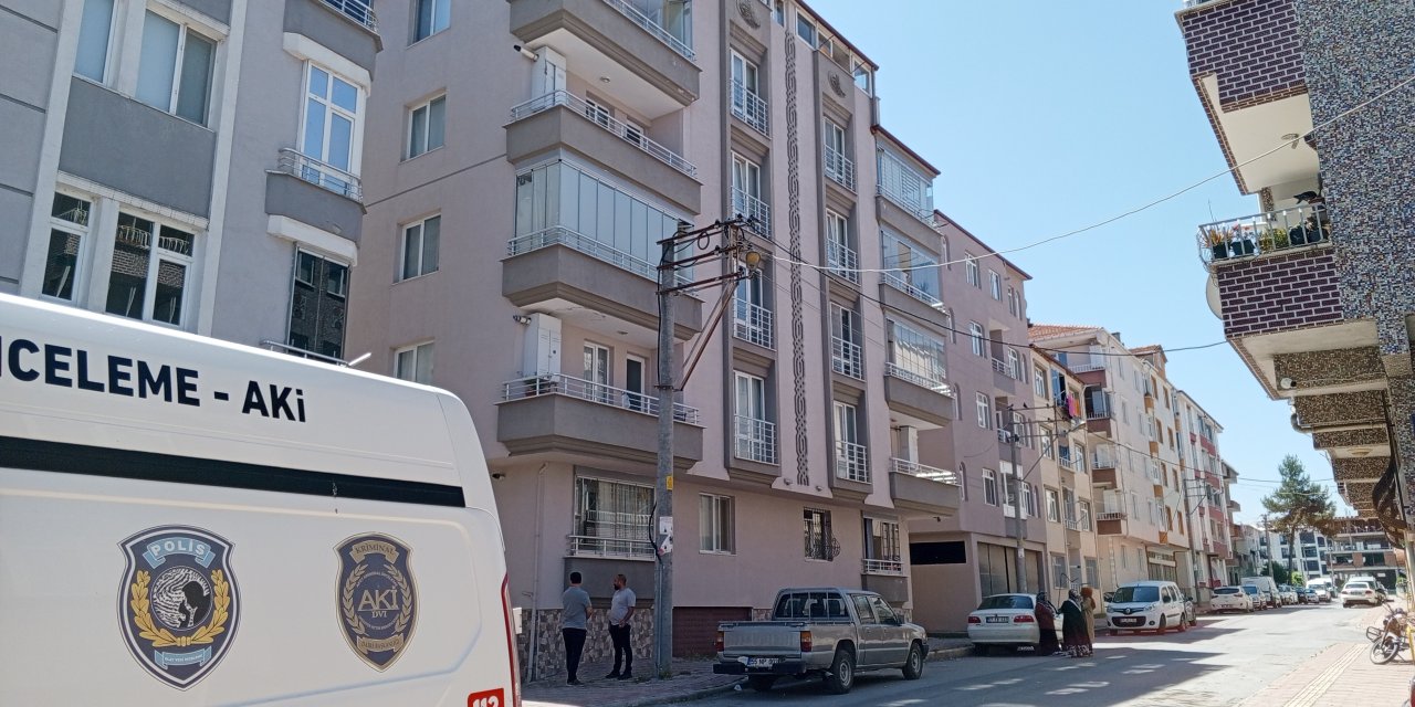 Polis kadını ipten alıp hayata döndürdü