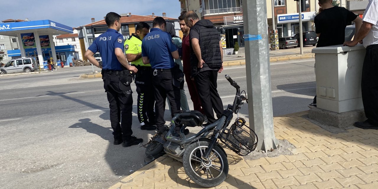 Konya'da elektrikli bisiklet ile otomobil çarpıştı: 1 yaralı