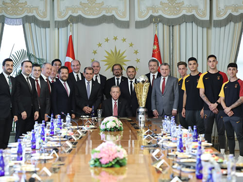 Cumhurbaşkanı Erdoğan, Galatasaray heyetini kabul etti