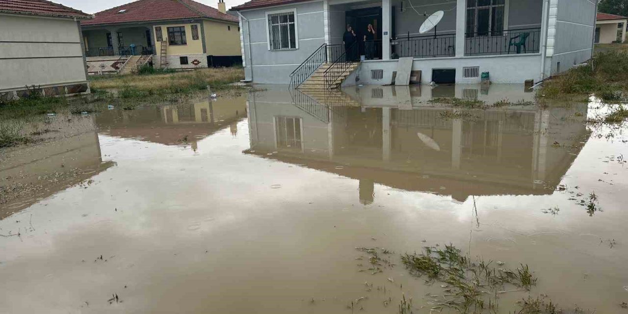 Konya'da şiddetli yağmur sele neden oldu