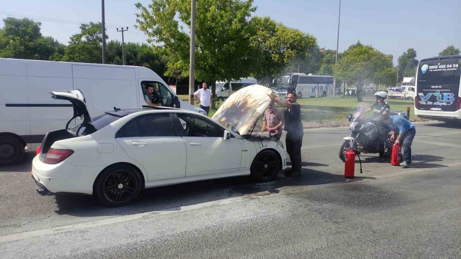 Elektrik arızasına 45 bin TL masraf yaptı, otomobil yolda küle döndü