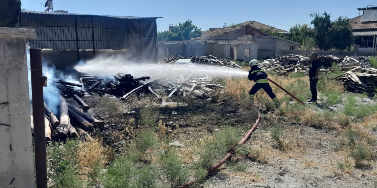 Konya’da çocuklar torpil attı, yangın çıktı