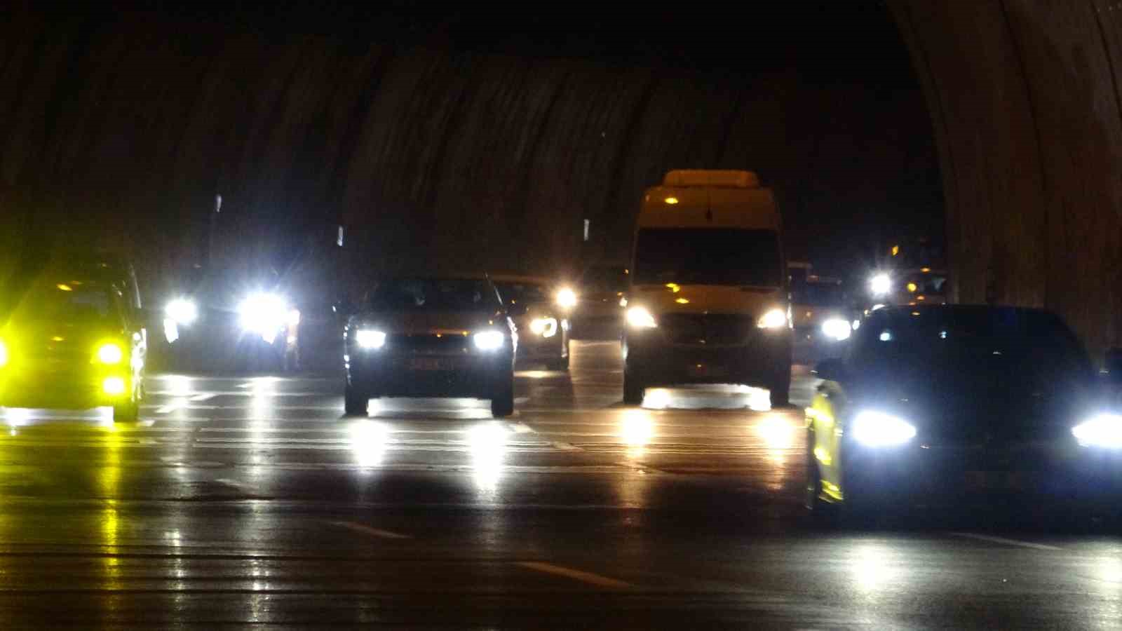 Tatilciler dönüş yolculuğunda ulaşımını rahat sağlıyor