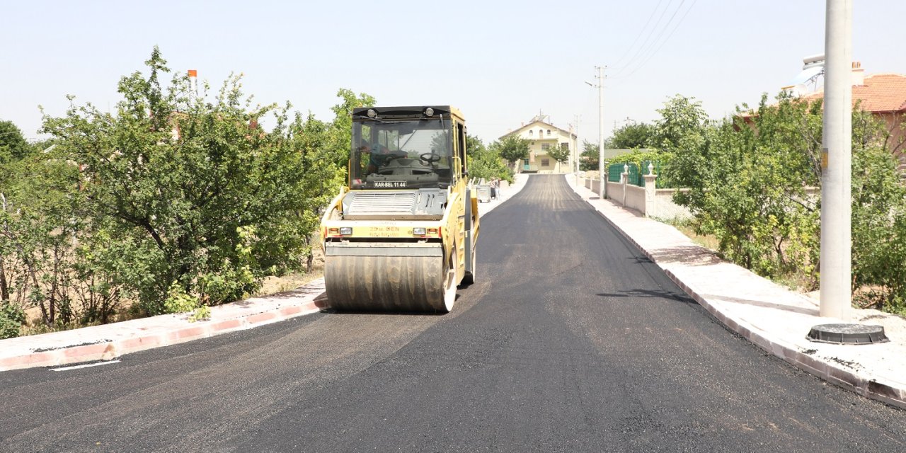 Konya'da asfalt harekatı sürüyor