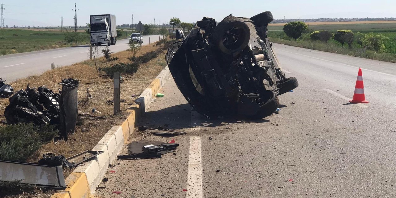 Konya'da kontrolden çıkan cip takla attı: 3 yaralı