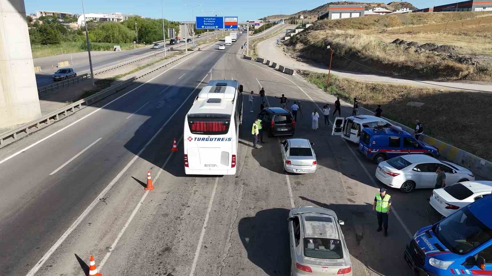 Bayram trafiği sürüyor! Yollar resmen kilit