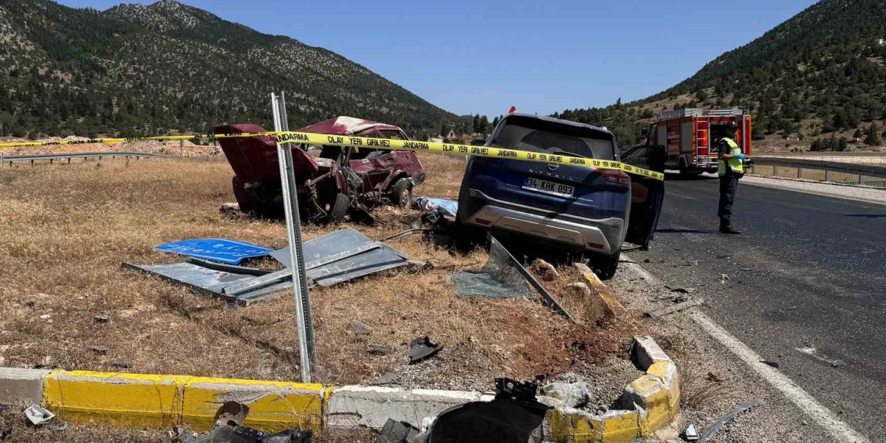 Konya’da otomobil ile cip çarpıştı: 2 ölü, 2 yaralı