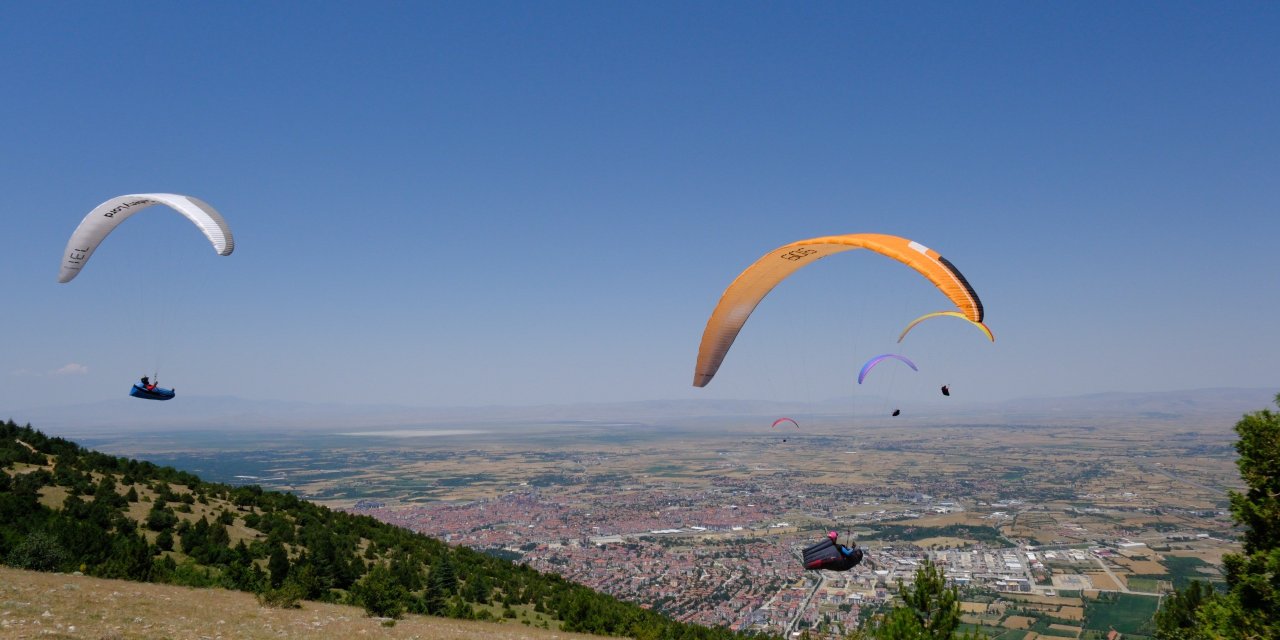 Konya'da yamaç paraşütü heyecanı yaşandı