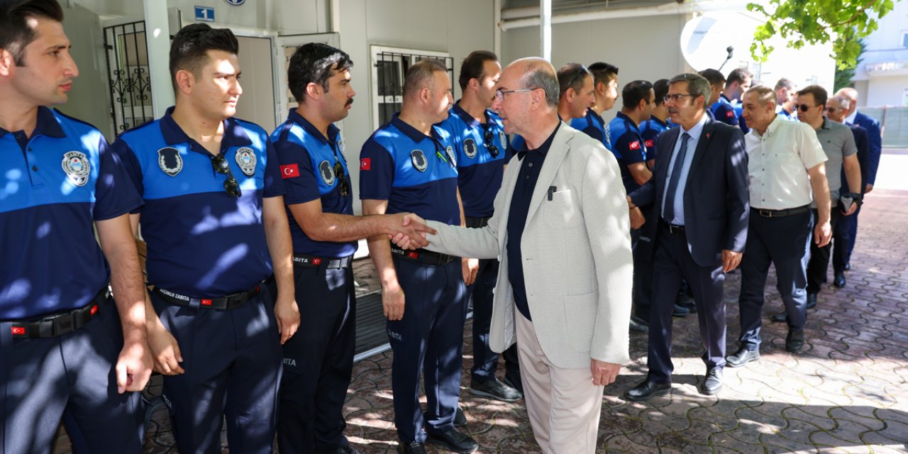 Selçuklu'da binlerce personel bayramlaştı