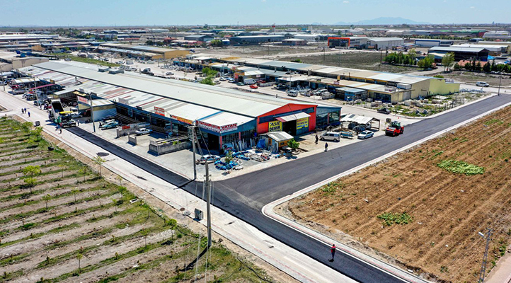 Konya'daki bu sanayide korkutan yangın! Keresteler tutuştu