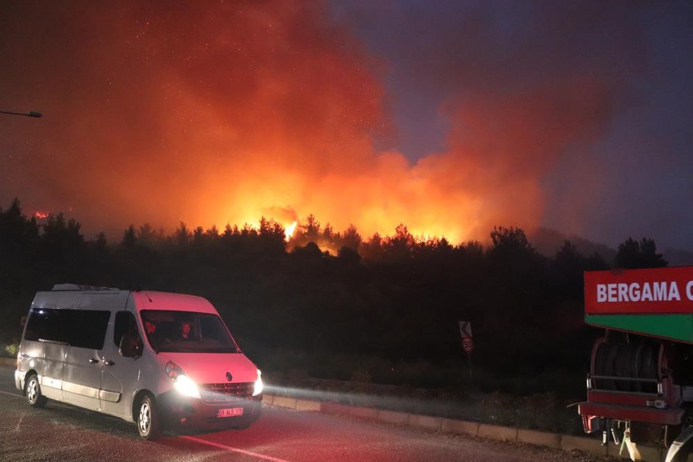 Hobi bahçesinde çıkan yangın 2 ilde sürüyor