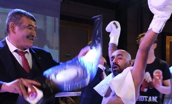 Konyalı sporcu Fatih Şen, Irak'ta ringe çıkacak