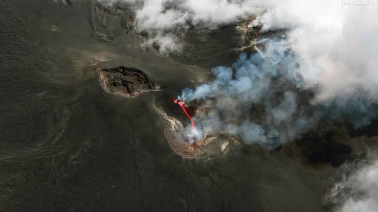 İtalya’daki Etna ve Stromboli Yanardağı’nda hareketlilik sürüyor: Uçuşlar askıya alındı