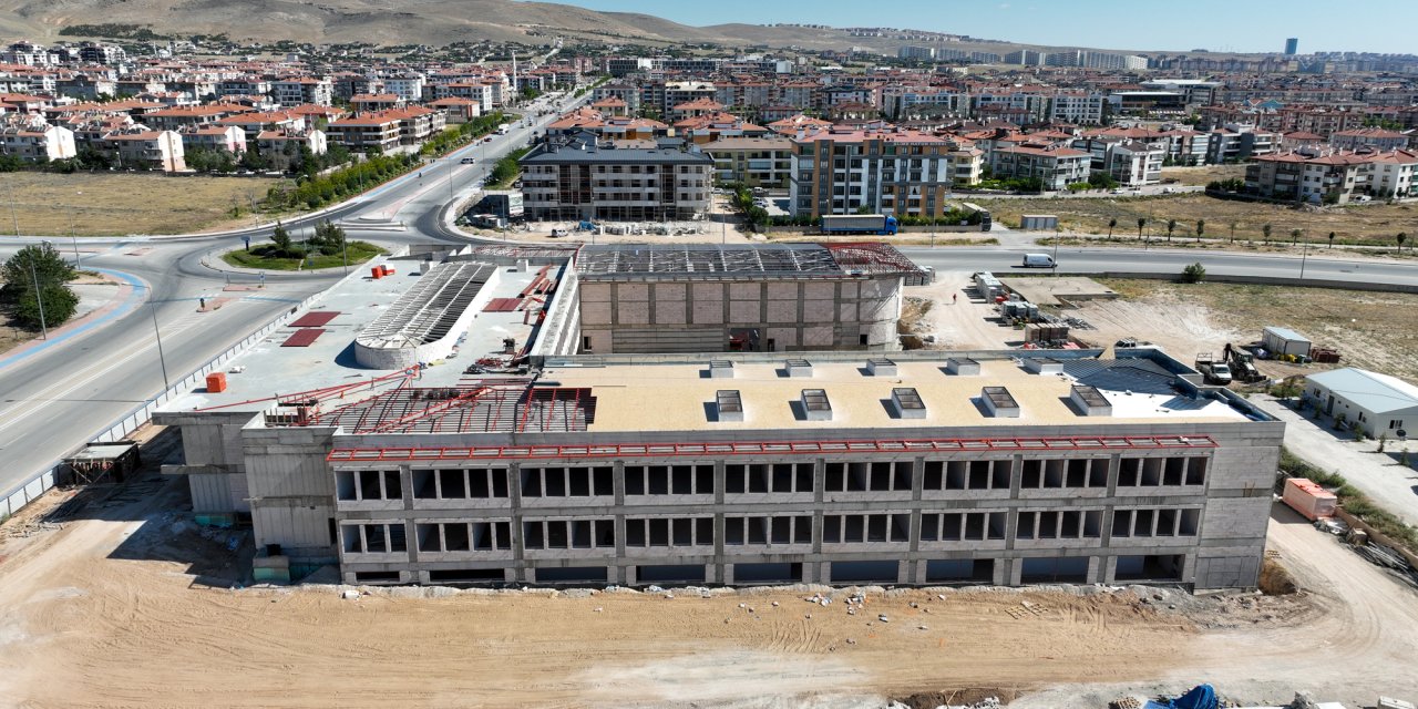 Türkiye'ye örnek olacak okul Konya'da yükseliyor
