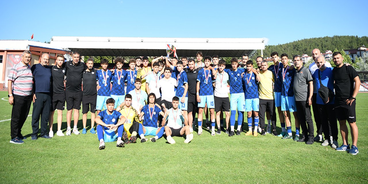 Konya'nın futbolcu fabrikasından tarihi başarı