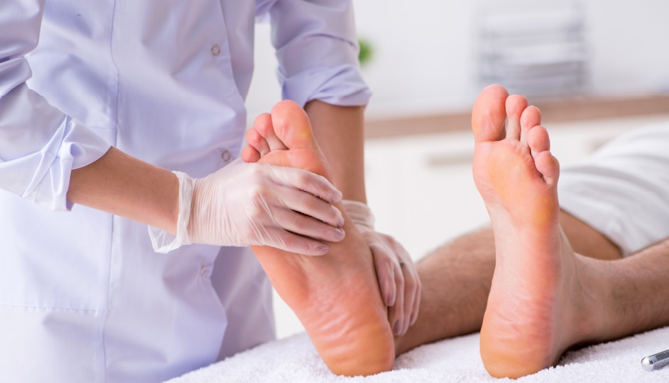 Uzmanlar ayak sağlığına dikkat edilmesi konusunda uyarıyor