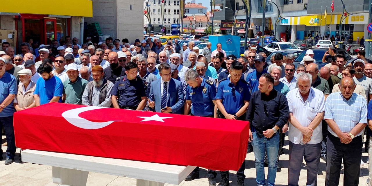 Konya'da kazada hayatını kaybeden emekli polis toprağa verildi