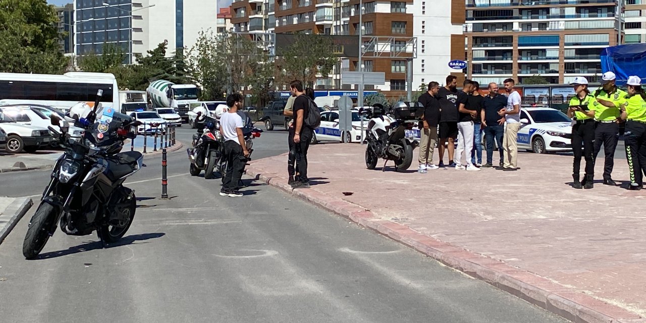 Konya'da motosikletli polis ekibi kaza yaptı