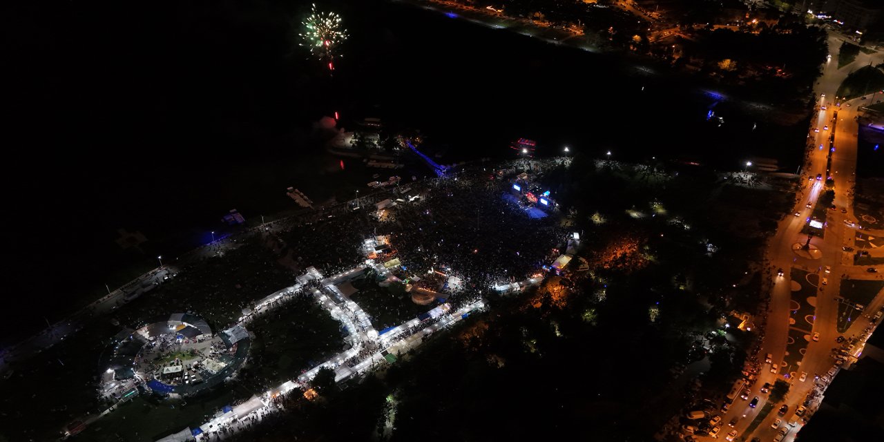 Ünlüler geçidi yaşandı, Konya konsere doydu! Festival 5 gün sürdü