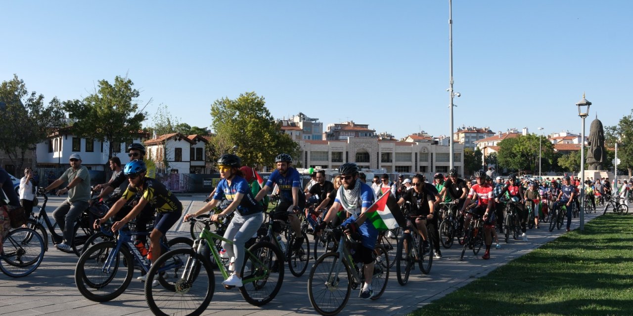 Konya'da dev protesto! Pedallar Gazze için döndü